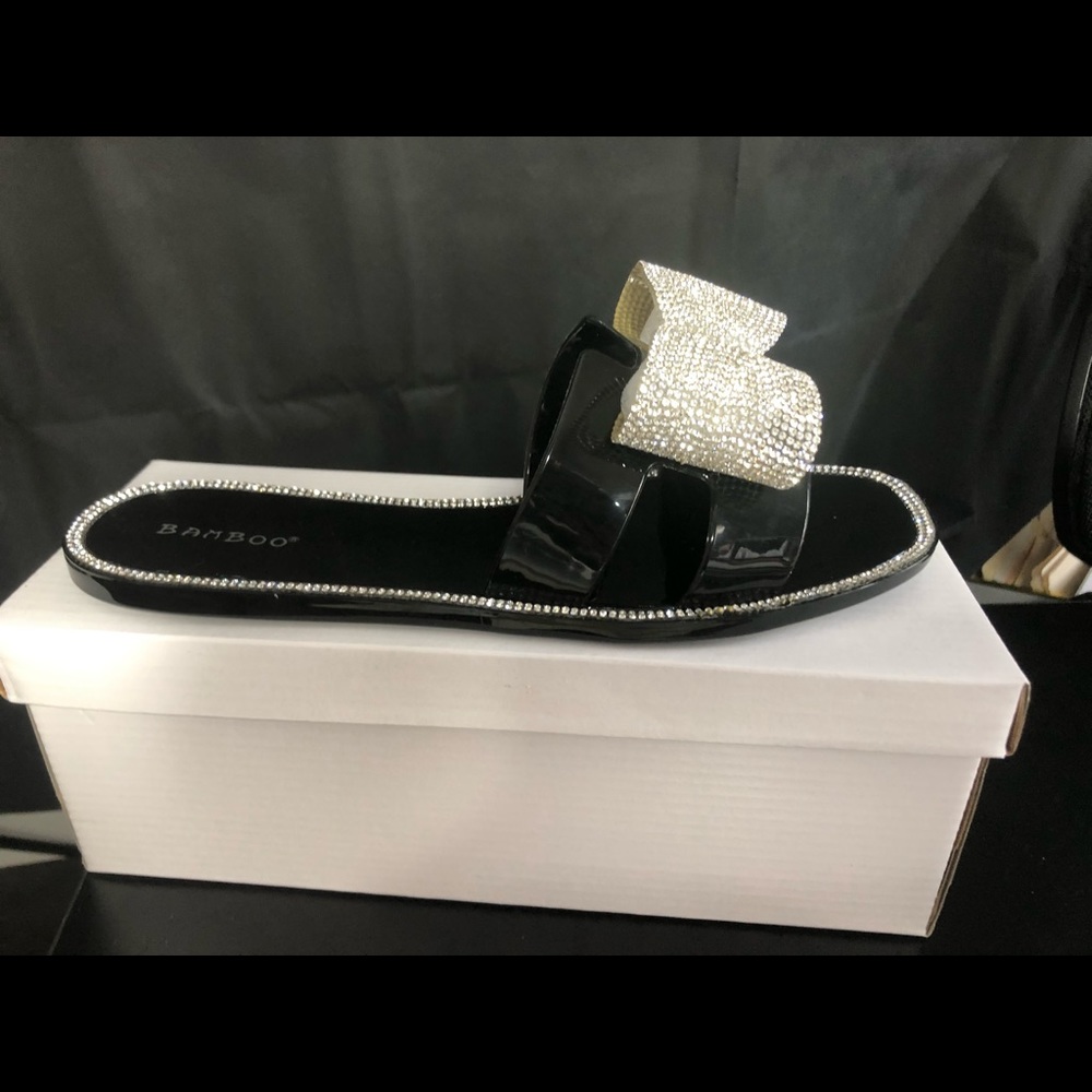 Sandals - Picture 2 of 4